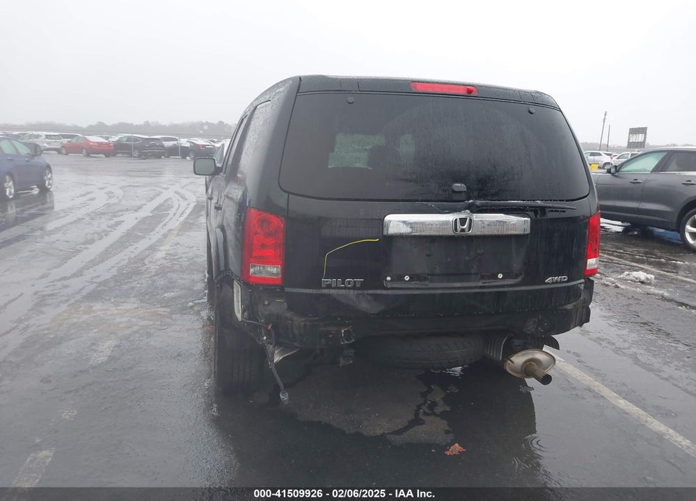 2015 HONDA PILOT VIN: 5FNYF4H27FB020075
