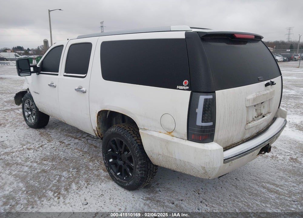 2007 GMC YUKON XL 1500 DENALI VIN: 1GKFK66807J313840
