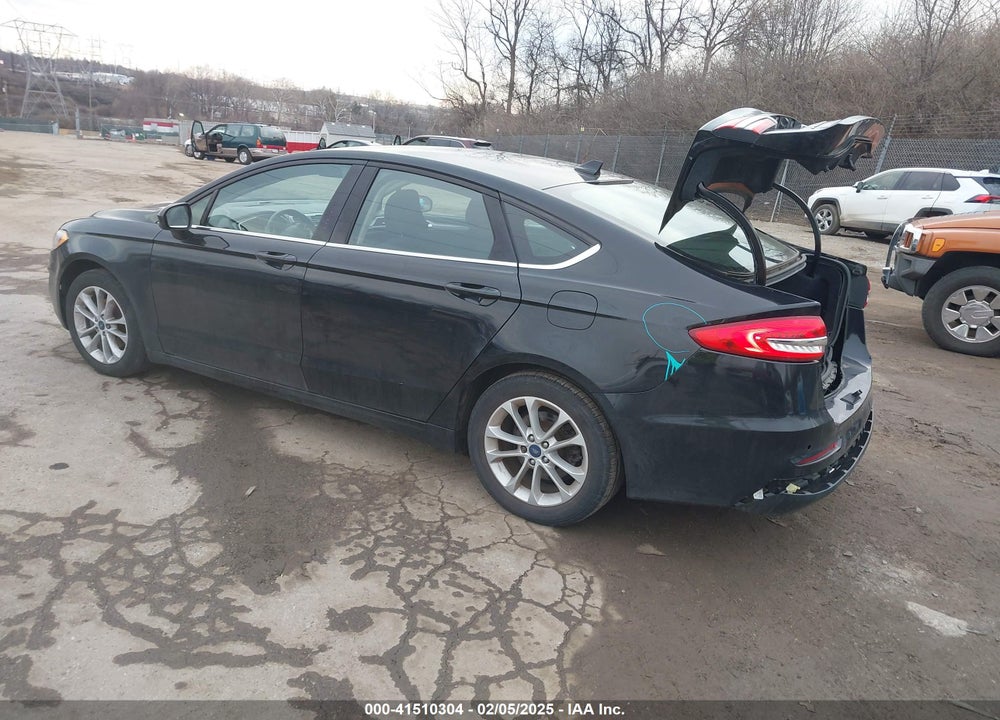 2019 FORD FUSION VIN: 3FA6P0HD2KR158619
