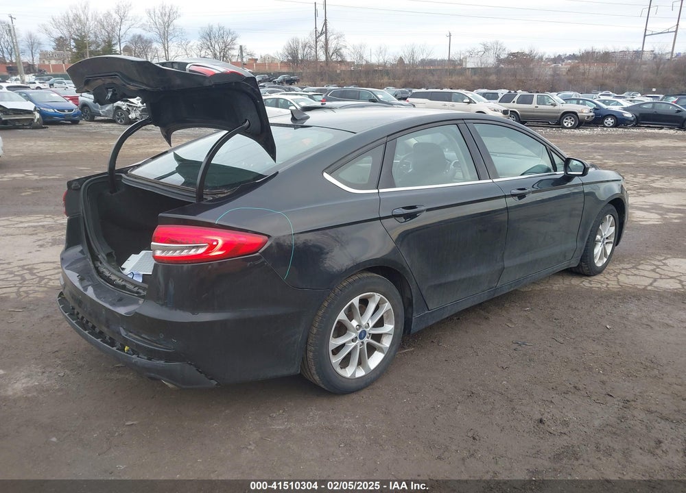 2019 FORD FUSION VIN: 3FA6P0HD2KR158619