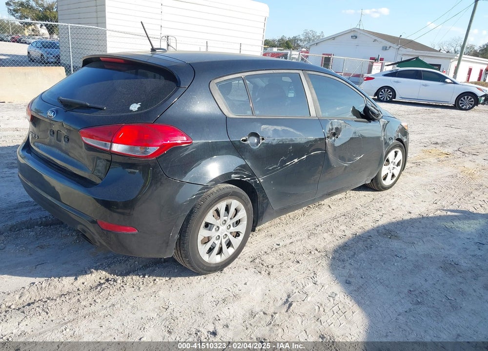 2016 KIA FORTE 5-DOOR LX VIN: KNAFK5A87G5648676