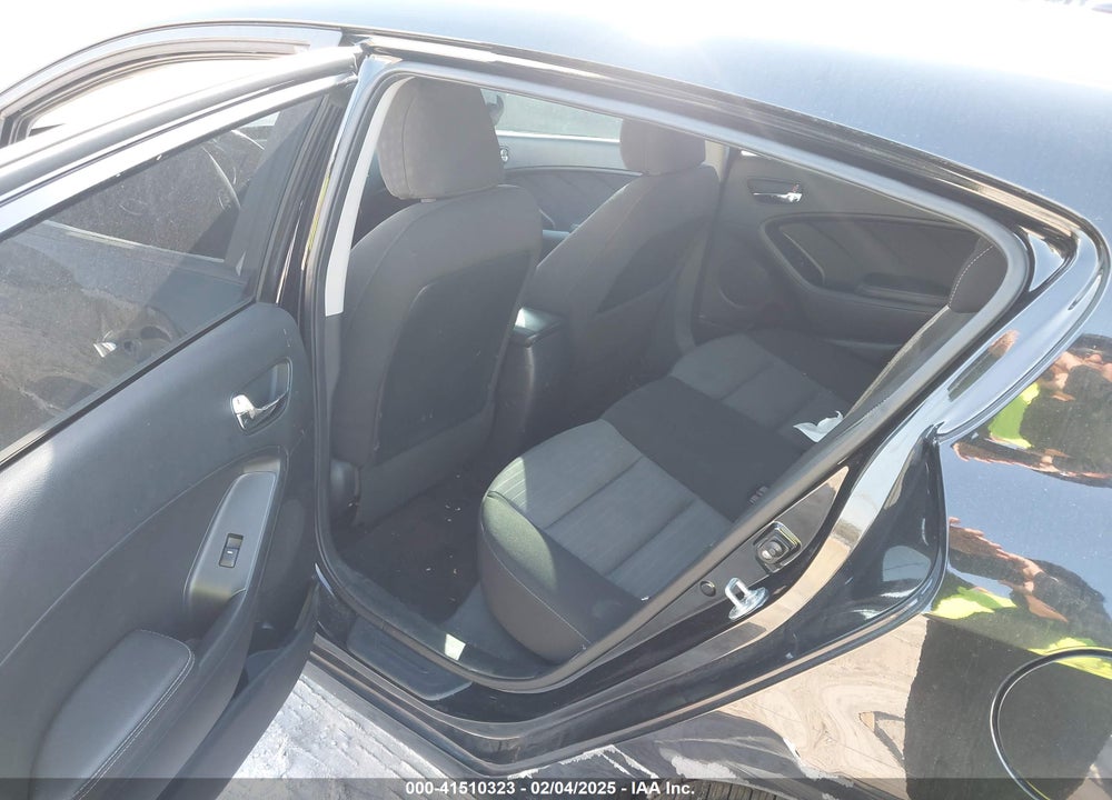2016 KIA FORTE 5-DOOR LX VIN: KNAFK5A87G5648676