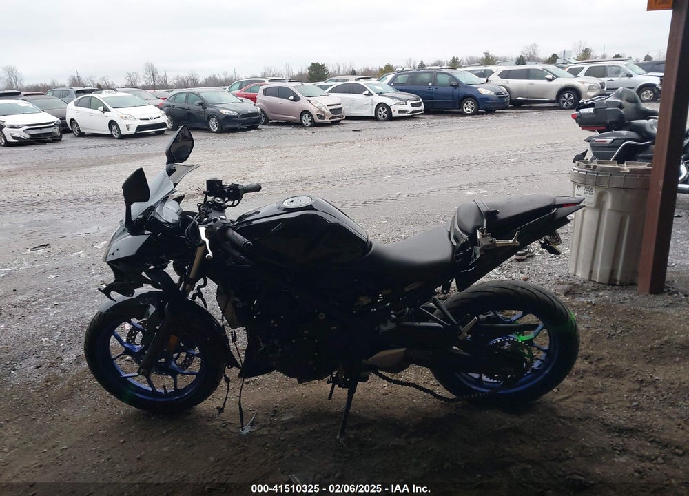 2016 YAMAHA YZFR3 VIN: MH3RH06Y2GK012227