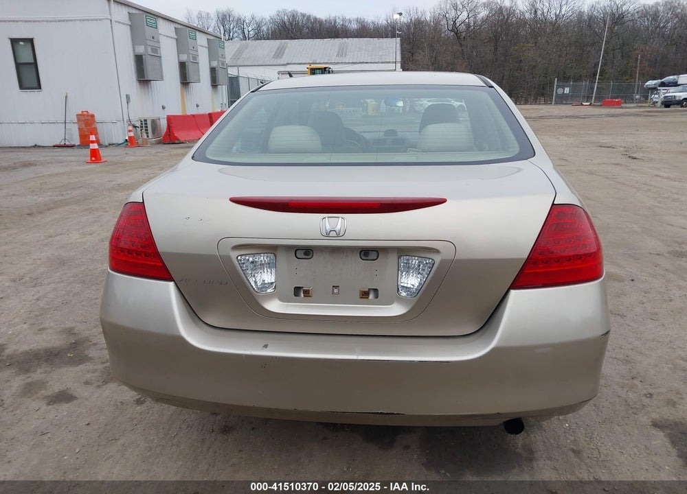 2006 HONDA ACCORD VIN: JHMCM56196C007775