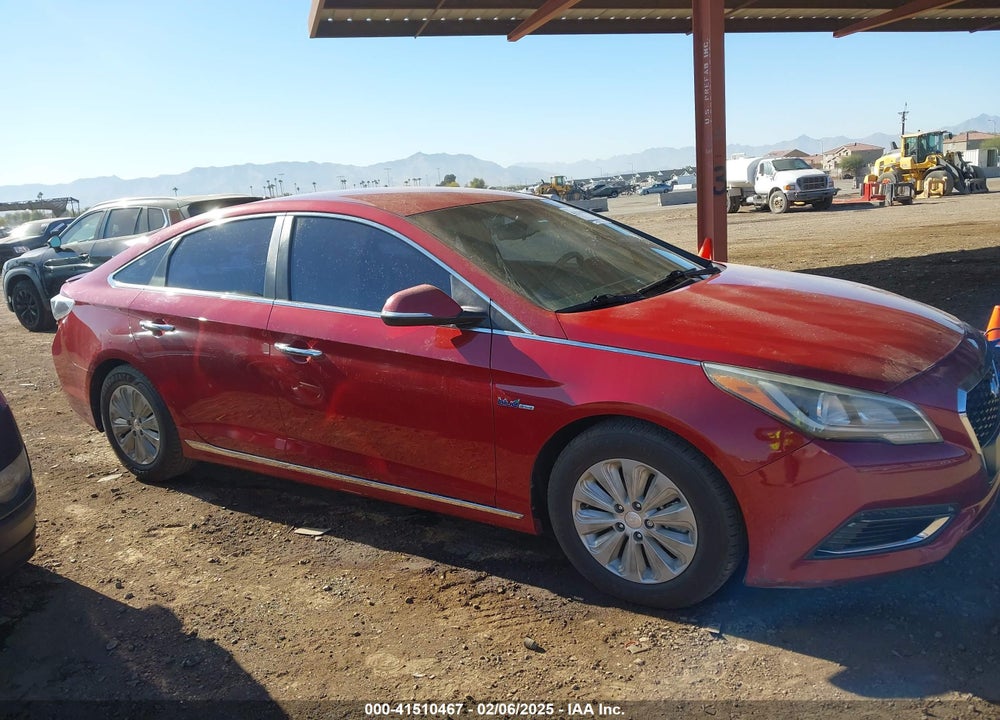 2016 HYUNDAI SONATA HYBRID VIN: KMHE24L15GA010728