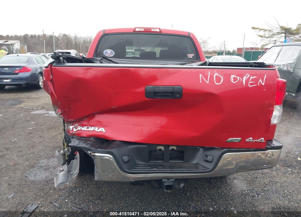 2011 TOYOTA TUNDRA GRADE 5.7L V8 VIN: 5TFDW5F10BX180538