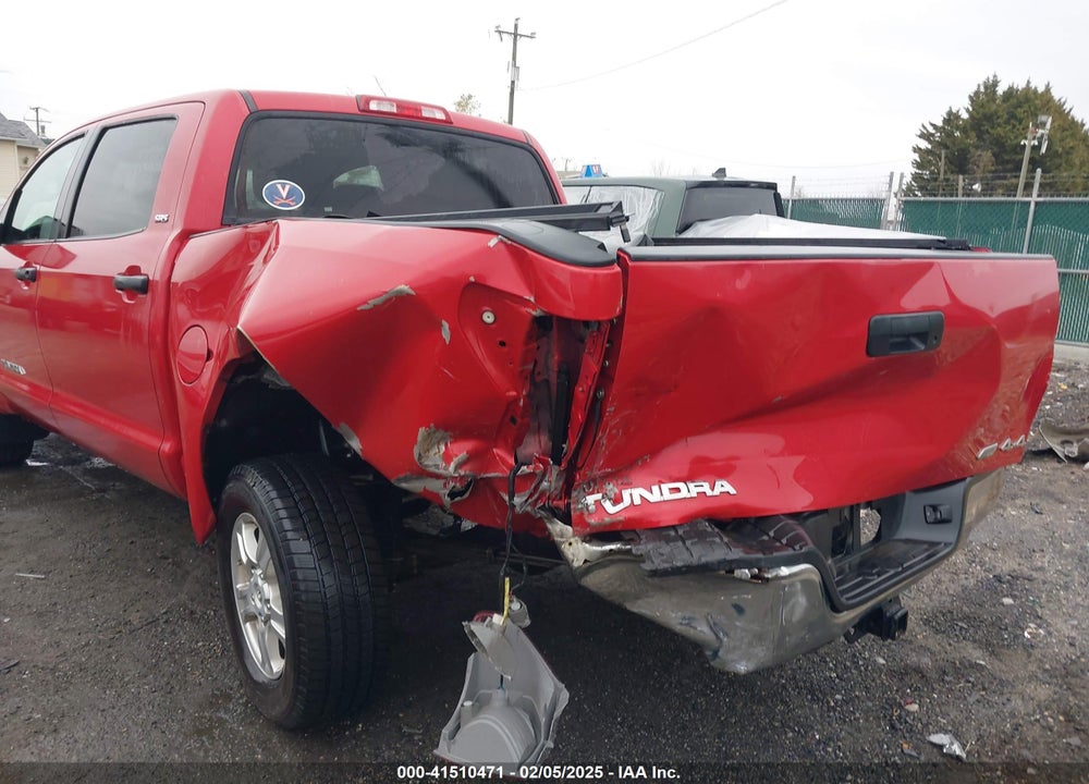 2011 TOYOTA TUNDRA GRADE 5.7L V8 VIN: 5TFDW5F10BX180538