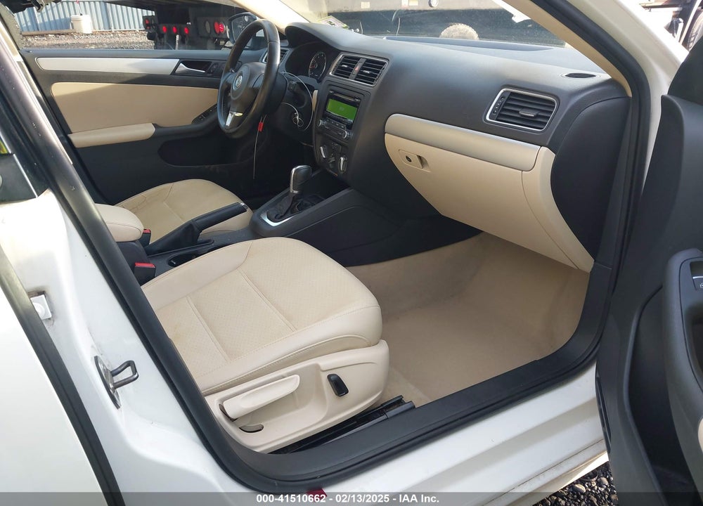 2013 VOLKSWAGEN JETTA VIN: 3VWDP7AJ7DM252440