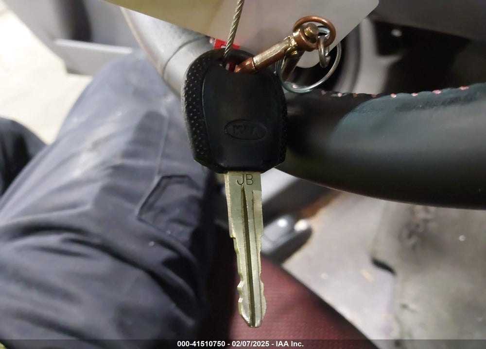 2007 KIA RIO5 SX VIN: KNADE163476268726