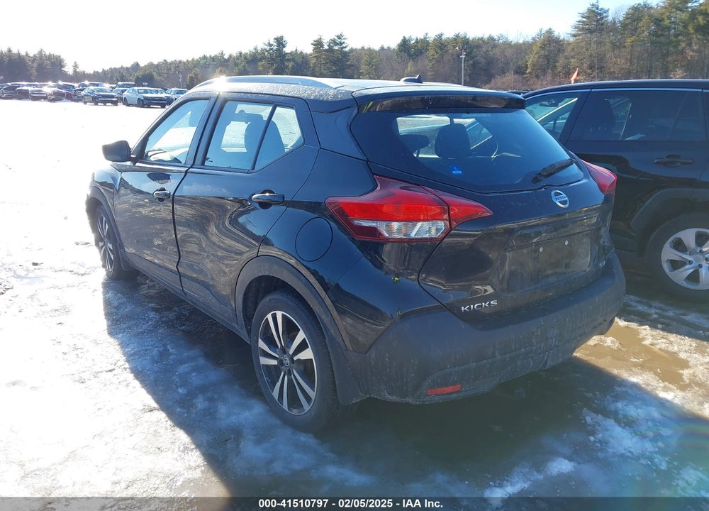 2018 NISSAN KICKS SV VIN: 3N1CP5CU6JL542649