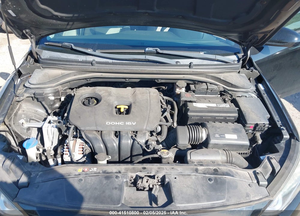2017 HYUNDAI ELANTRA VIN: KMHD84LF9HU381302