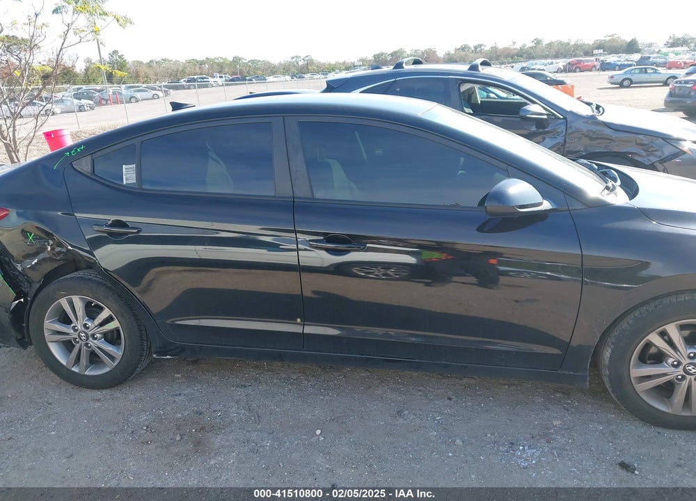 2017 HYUNDAI ELANTRA VIN: KMHD84LF9HU381302