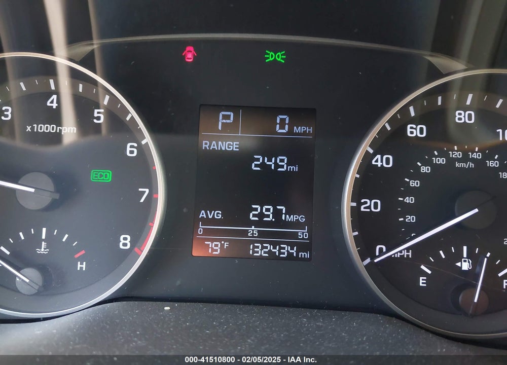 2017 HYUNDAI ELANTRA VIN: KMHD84LF9HU381302