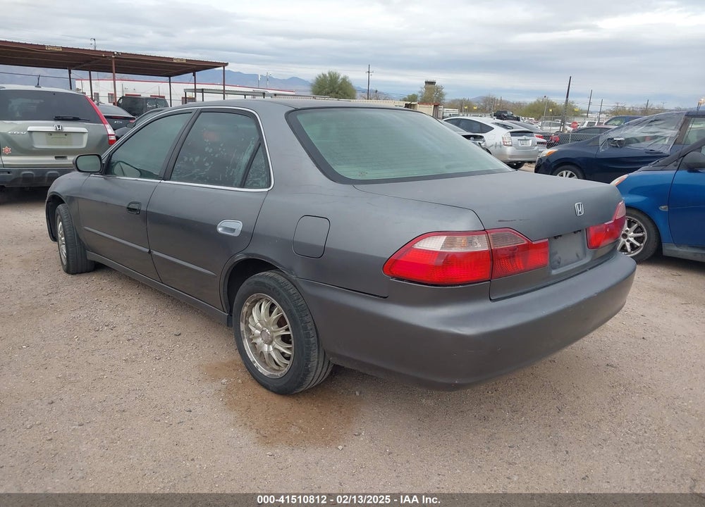 1998 HONDA ACCORD EX VIN: 1HGCG5659WA206513