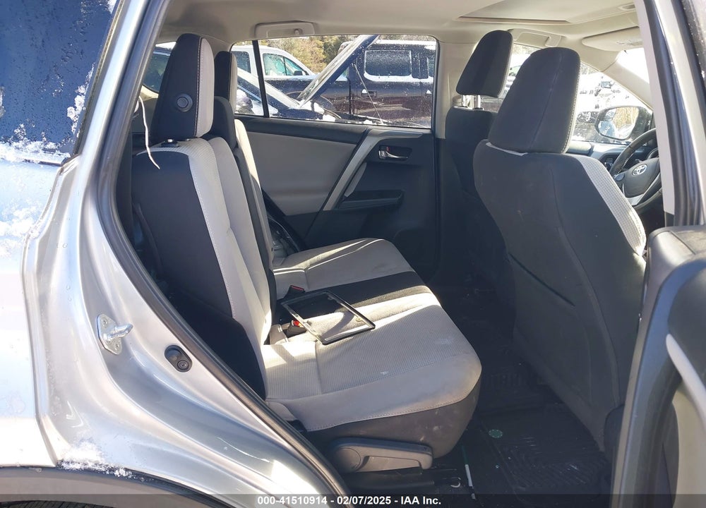 2016 TOYOTA RAV4 XLE VIN: 2T3RFREV8GW427091