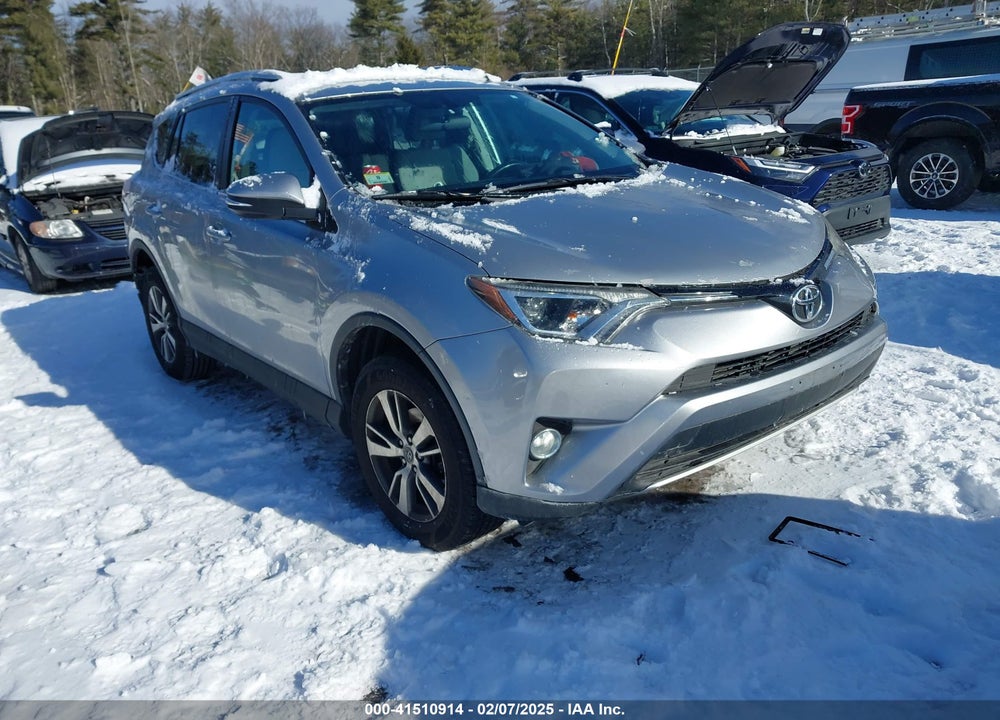 2016 TOYOTA RAV4 XLE VIN: 2T3RFREV8GW427091