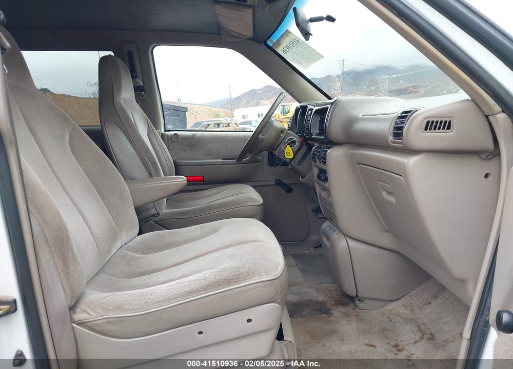 1994 PLYMOUTH GRAND VOYAGER VIN: 1P4GH44R4RX270145