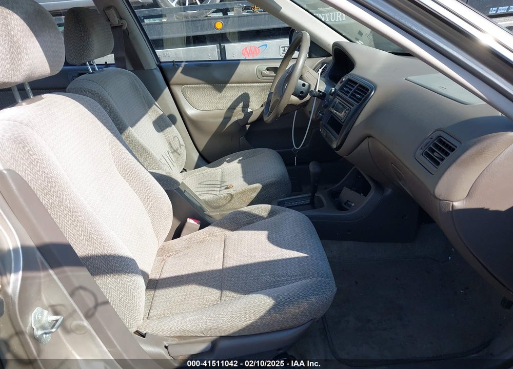 2000 HONDA CIVIC LX VIN: 1HGEJ6678YL011639