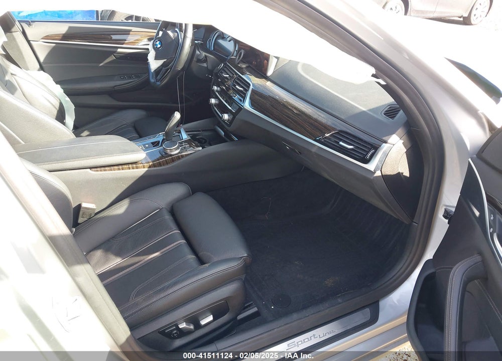 2019 BMW 530 VIN: WBAJA7C57KWC77780