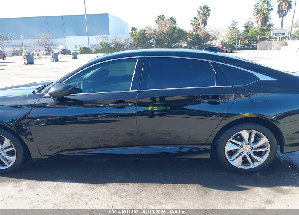 2018 HONDA ACCORD VIN: 1HGCV1F19JA120252