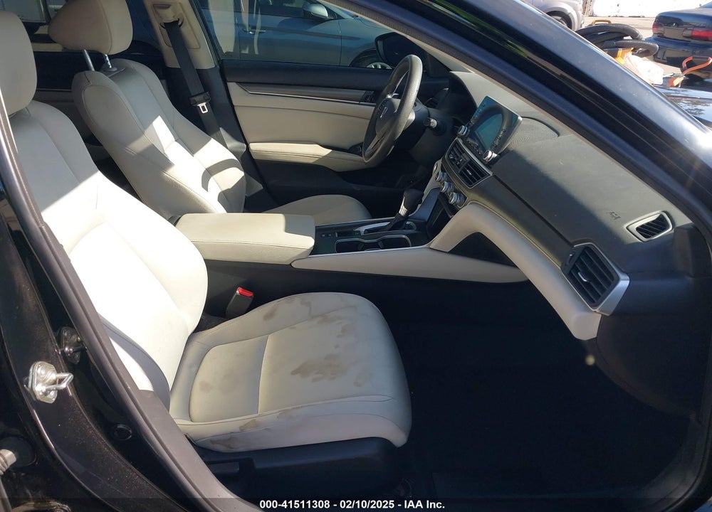 2018 HONDA ACCORD VIN: 1HGCV1F19JA120252