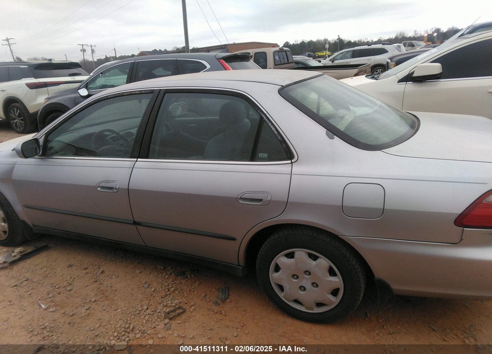 1998 HONDA ACCORD LX VIN: 1HGCG564XWA146684