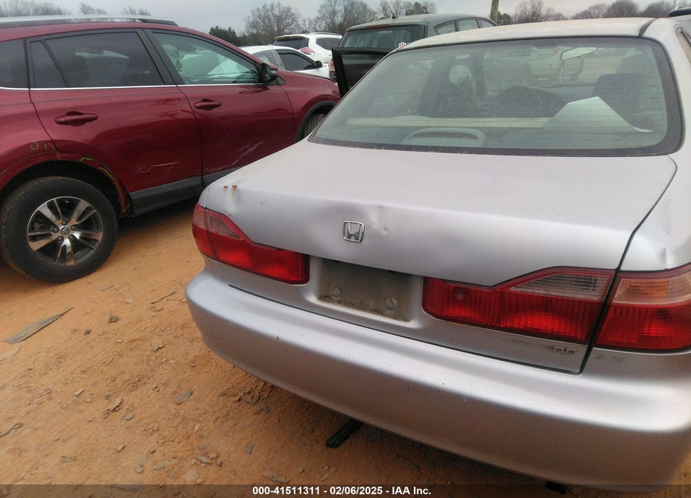 1998 HONDA ACCORD LX VIN: 1HGCG564XWA146684