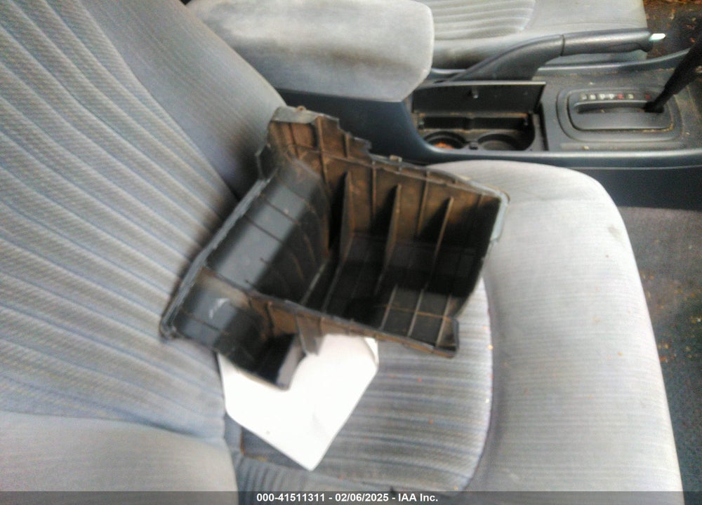 1998 HONDA ACCORD LX VIN: 1HGCG564XWA146684