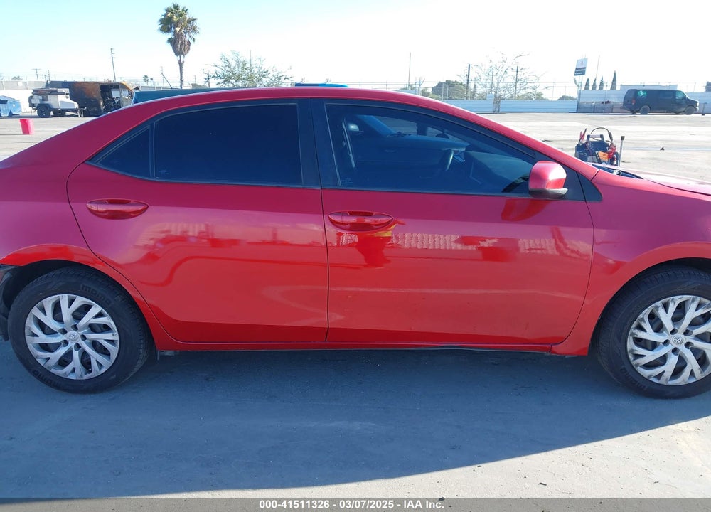 2018 TOYOTA COROLLA VIN: 5YFBURHE6JP806806