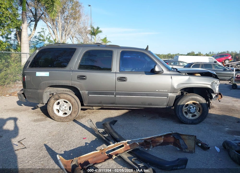 2001 CHEVROLET TAHOE LS VIN: 1GNEC13T11R182692