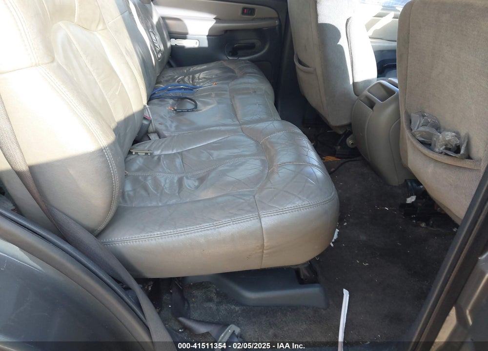 2001 CHEVROLET TAHOE LS VIN: 1GNEC13T11R182692