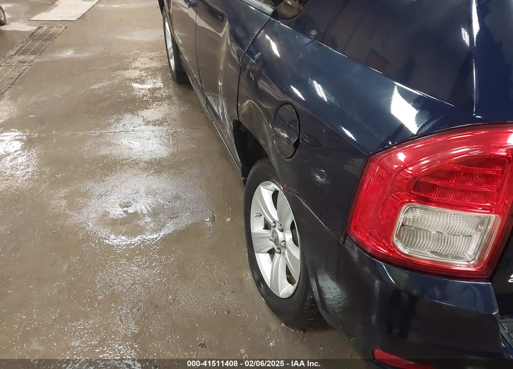 2012 JEEP COMPASS VIN: 1C4NJDEB8CD588277
