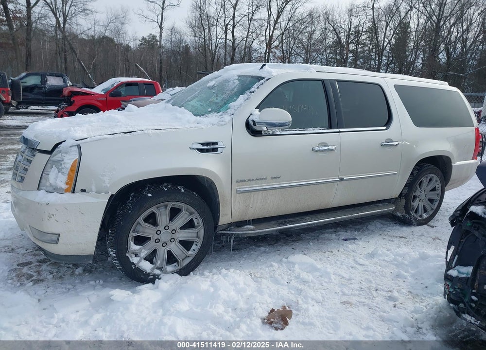 2011 CADILLAC ESCALADE ESV VIN: 1GYS4HEF8BR334696