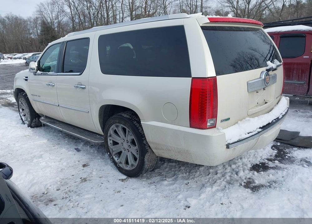 2011 CADILLAC ESCALADE ESV VIN: 1GYS4HEF8BR334696