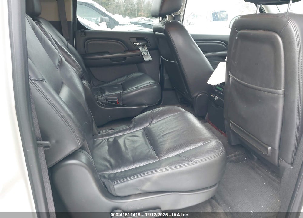 2011 CADILLAC ESCALADE ESV VIN: 1GYS4HEF8BR334696