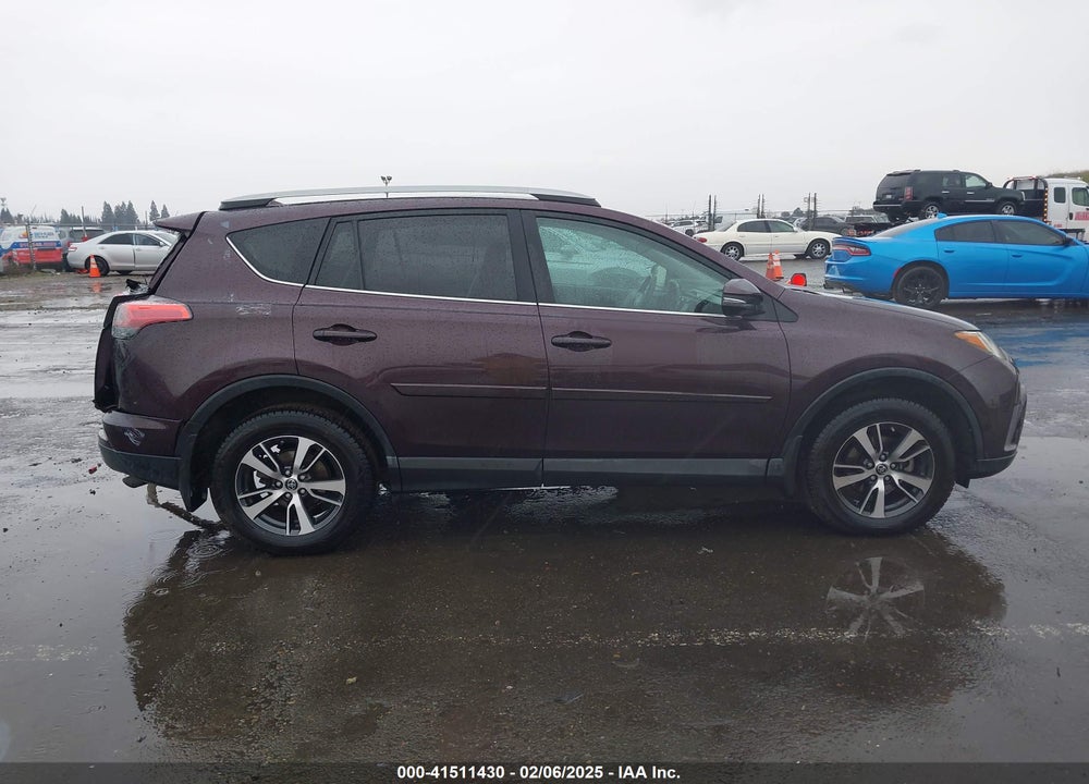 2017 TOYOTA RAV4 XLE VIN: 2T3RFREV4HW595506