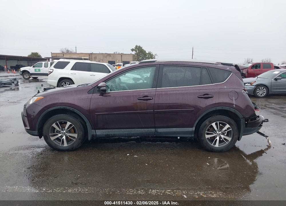 2017 TOYOTA RAV4 XLE VIN: 2T3RFREV4HW595506