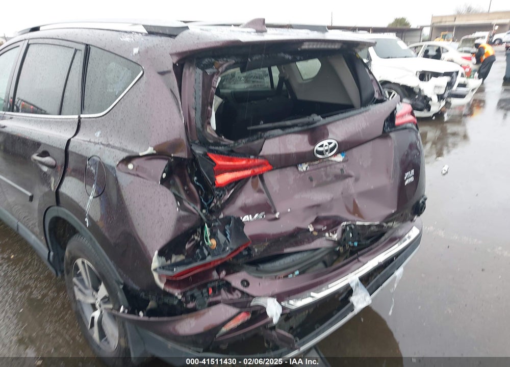 2017 TOYOTA RAV4 XLE VIN: 2T3RFREV4HW595506