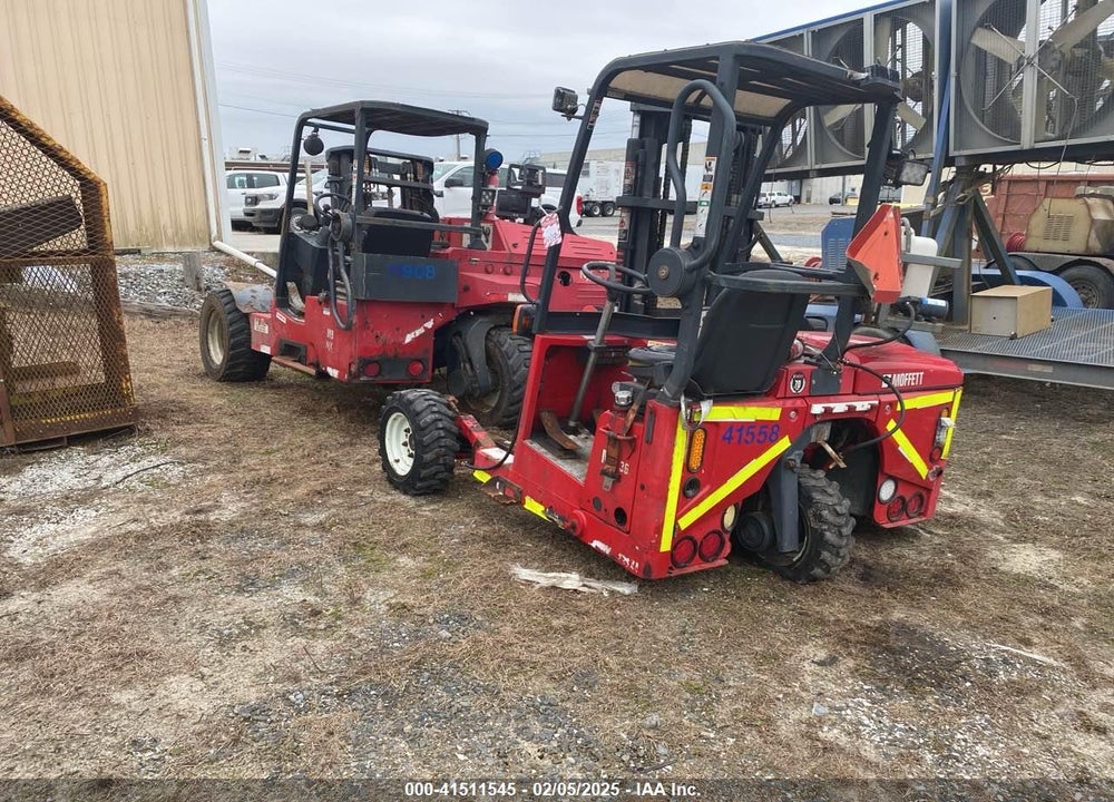 2015 MOFFETT FORKLIFT VIN: O370754