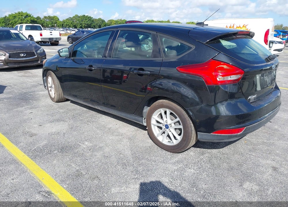 2015 FORD FOCUS SE VIN: 1FADP3K28FL307328