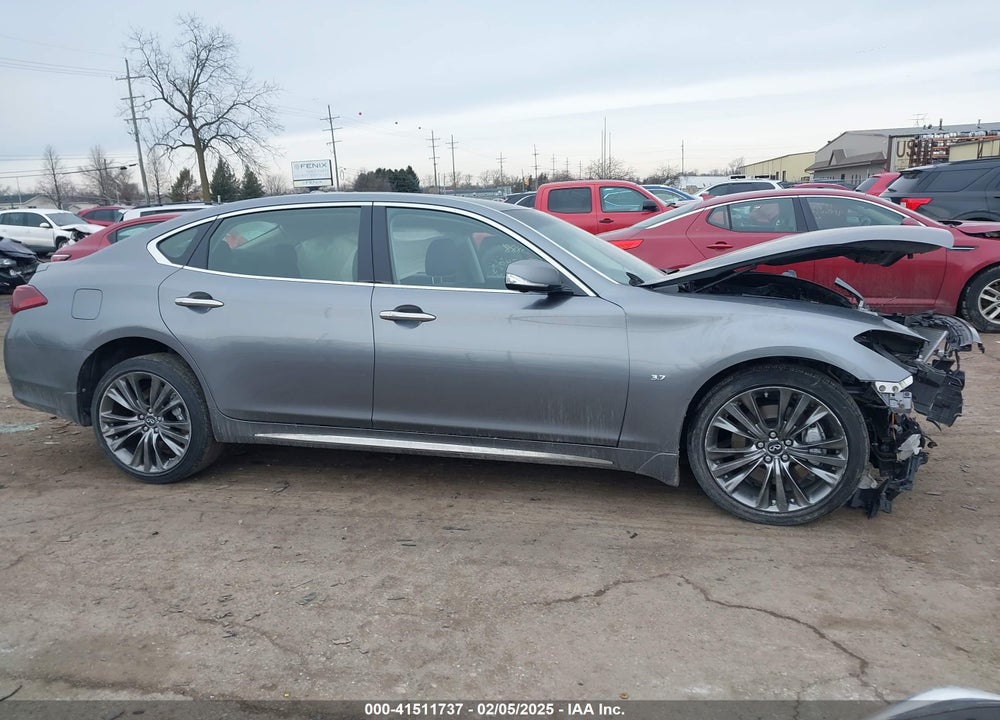 2017 INFINITI Q70L VIN: JN1BY1PR9HM210745