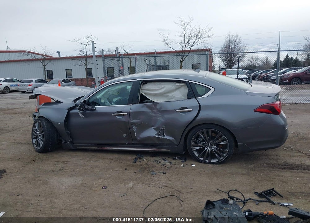 2017 INFINITI Q70L VIN: JN1BY1PR9HM210745