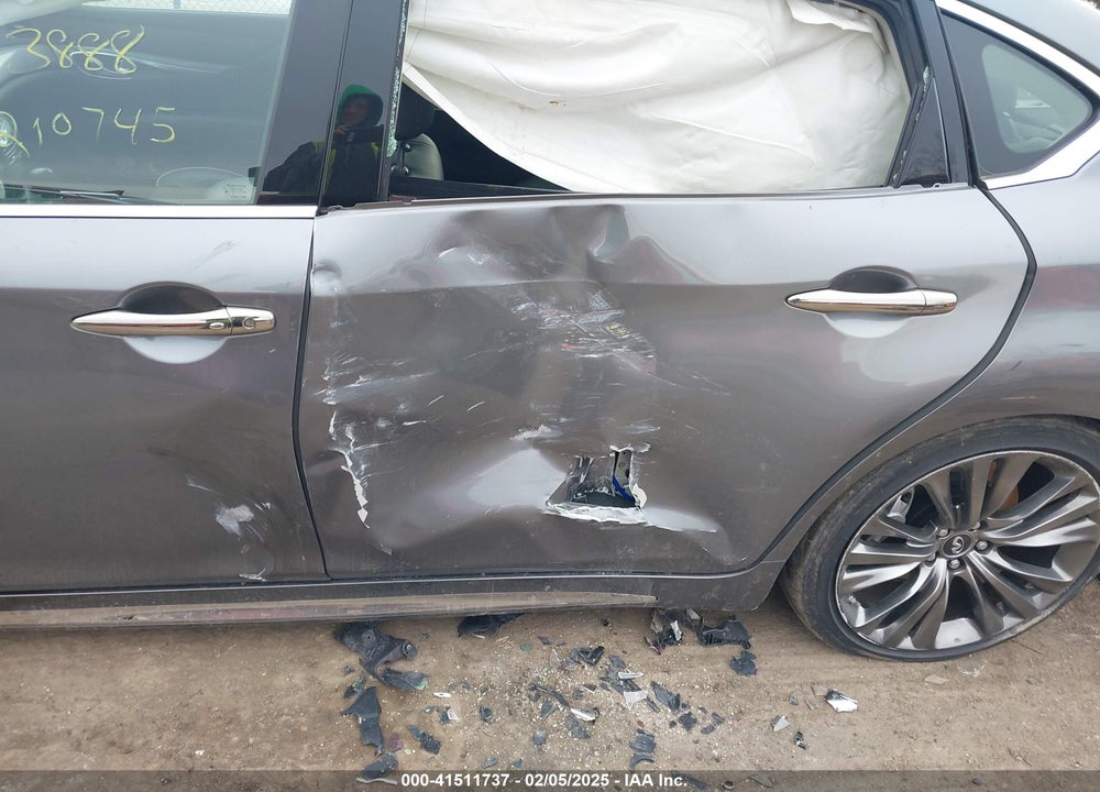 2017 INFINITI Q70L VIN: JN1BY1PR9HM210745