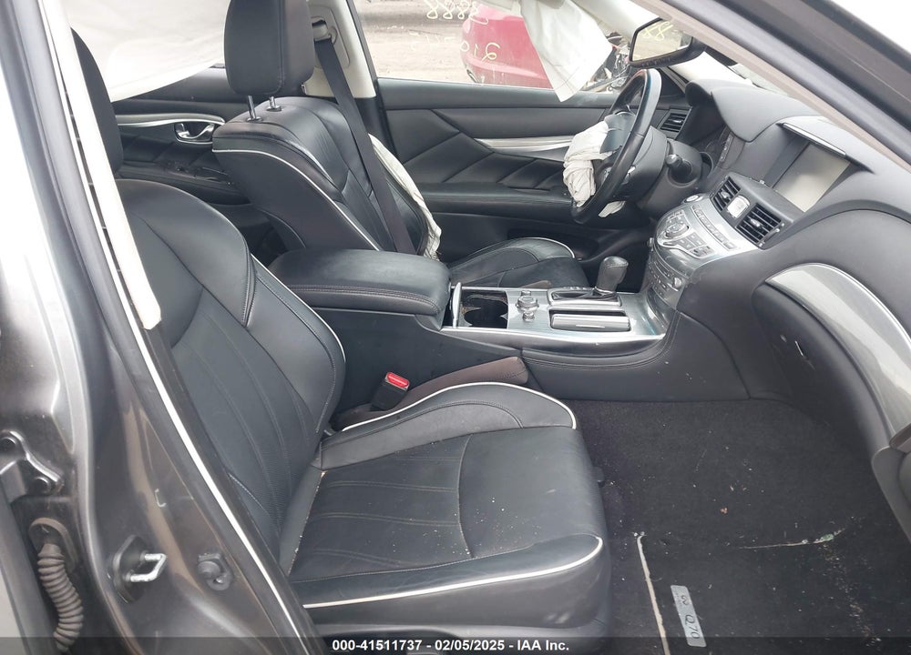 2017 INFINITI Q70L VIN: JN1BY1PR9HM210745