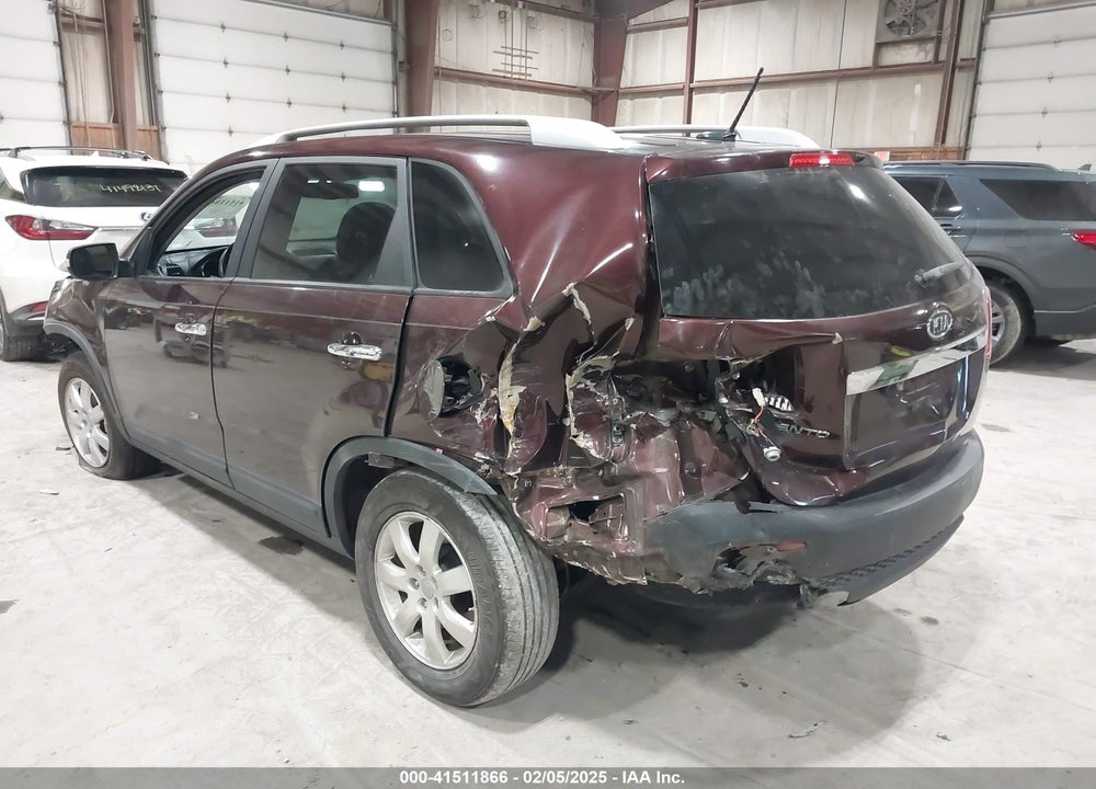 2013 KIA SORENTO LX VIN: 5XYKT4A67DG372610