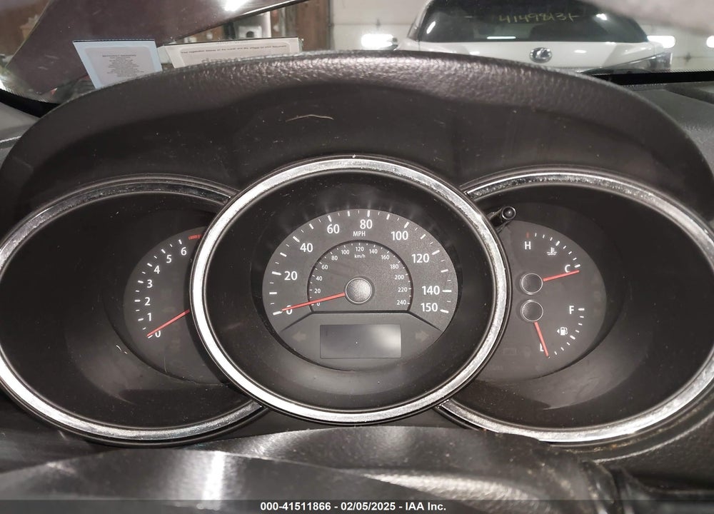 2013 KIA SORENTO LX VIN: 5XYKT4A67DG372610