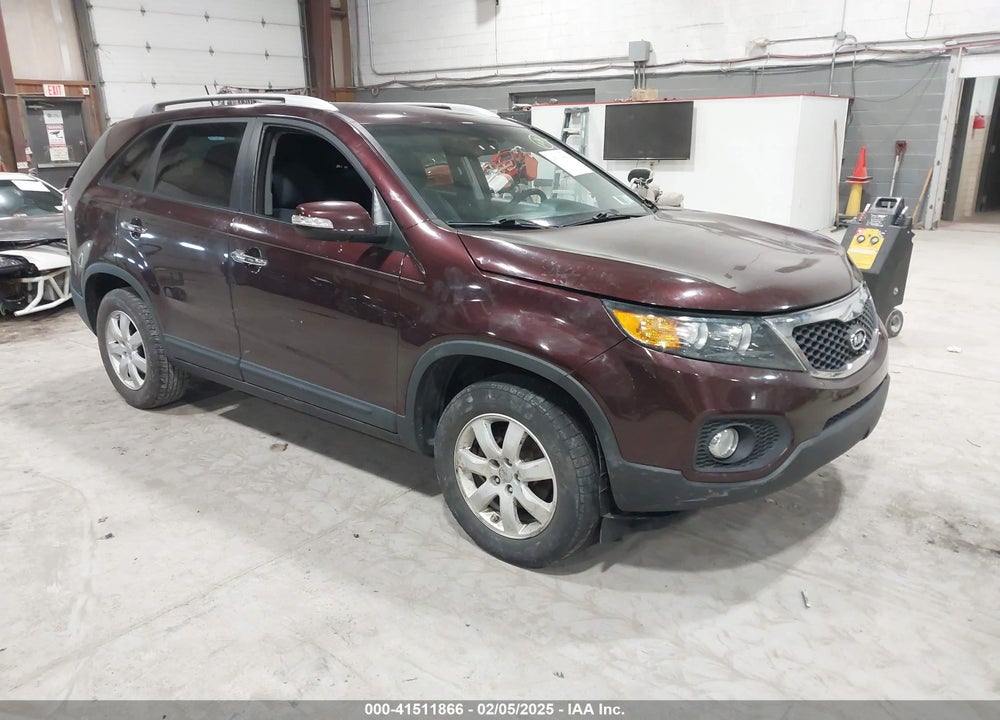 2013 KIA SORENTO LX VIN: 5XYKT4A67DG372610