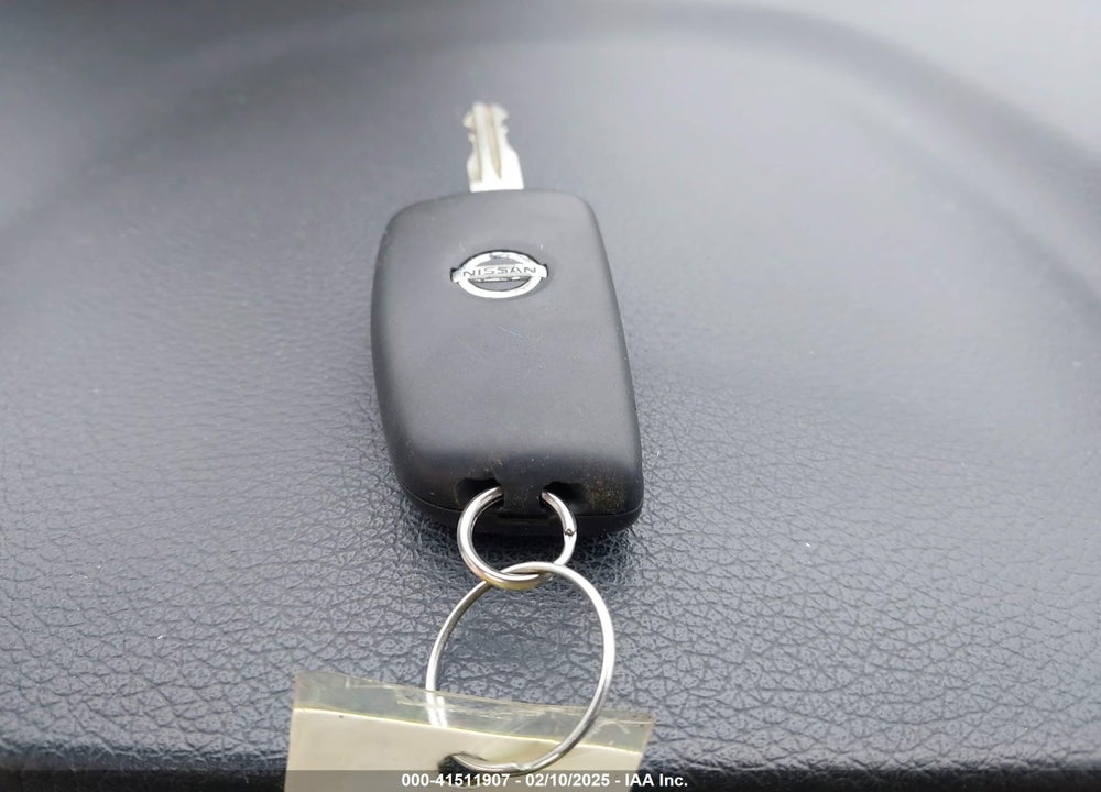 2015 NISSAN ROGUE S VIN: KNMAT2MV3FP534493