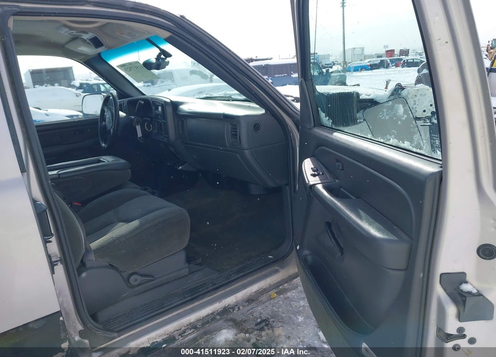 2004 CHEVROLET SILVERADO 2500HD LS VIN: 1GCHK29U64E193942