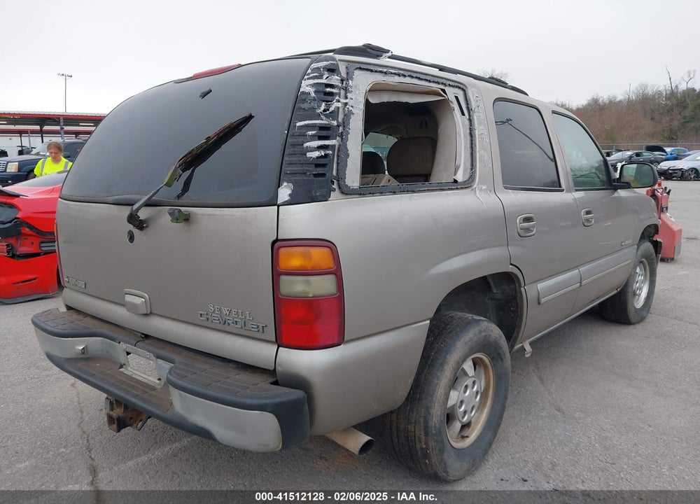 2001 CHEVROLET TAHOE VIN: 1GNEC13T11R208644